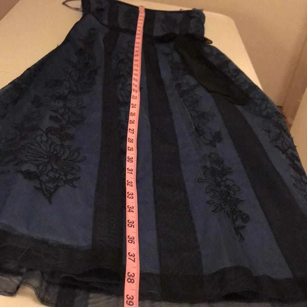 BCBG MAX ARZIA - Picture 8 of 8